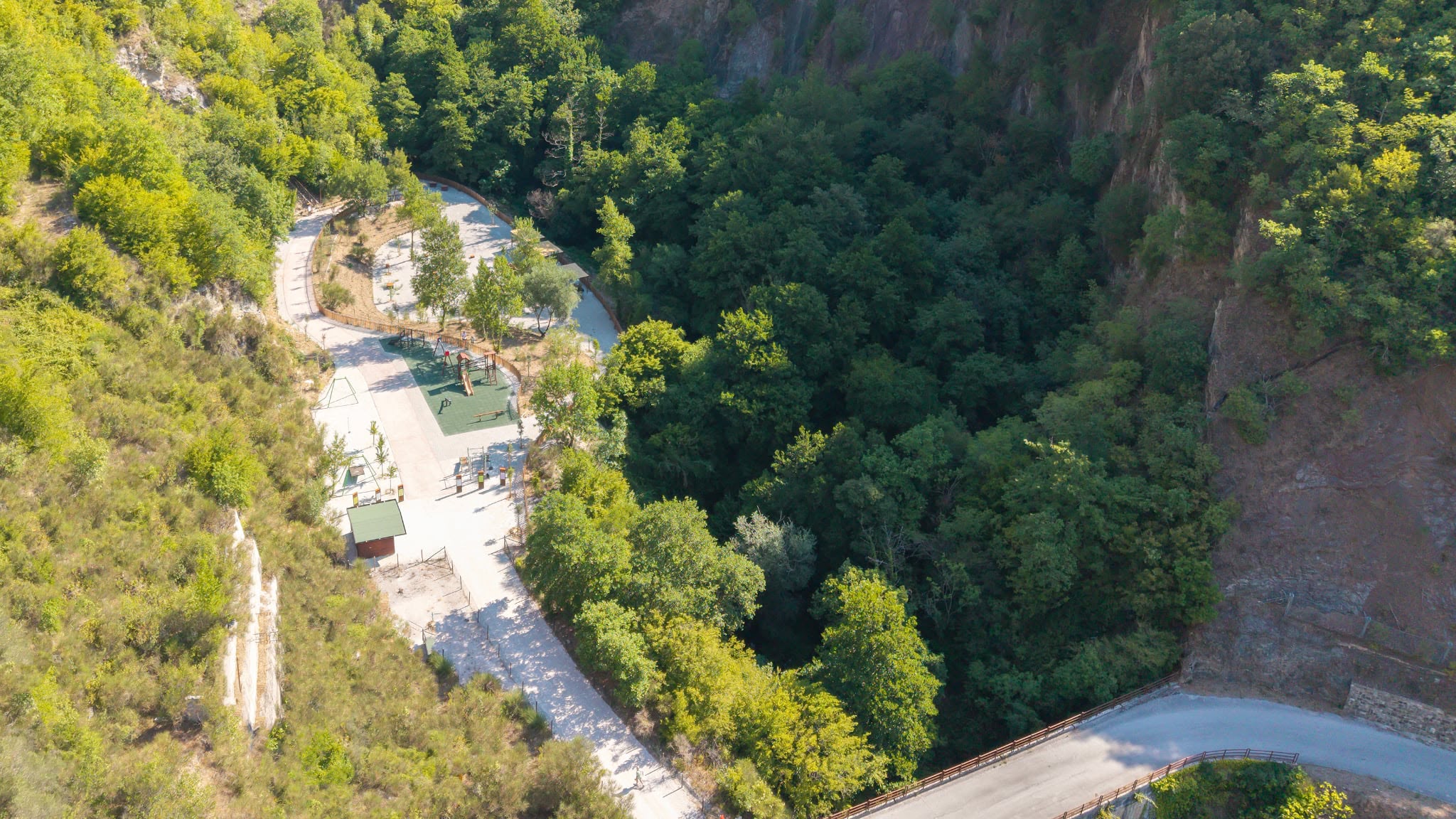 Veduta aerea dell'area del Parco Cascate del Tuorno
