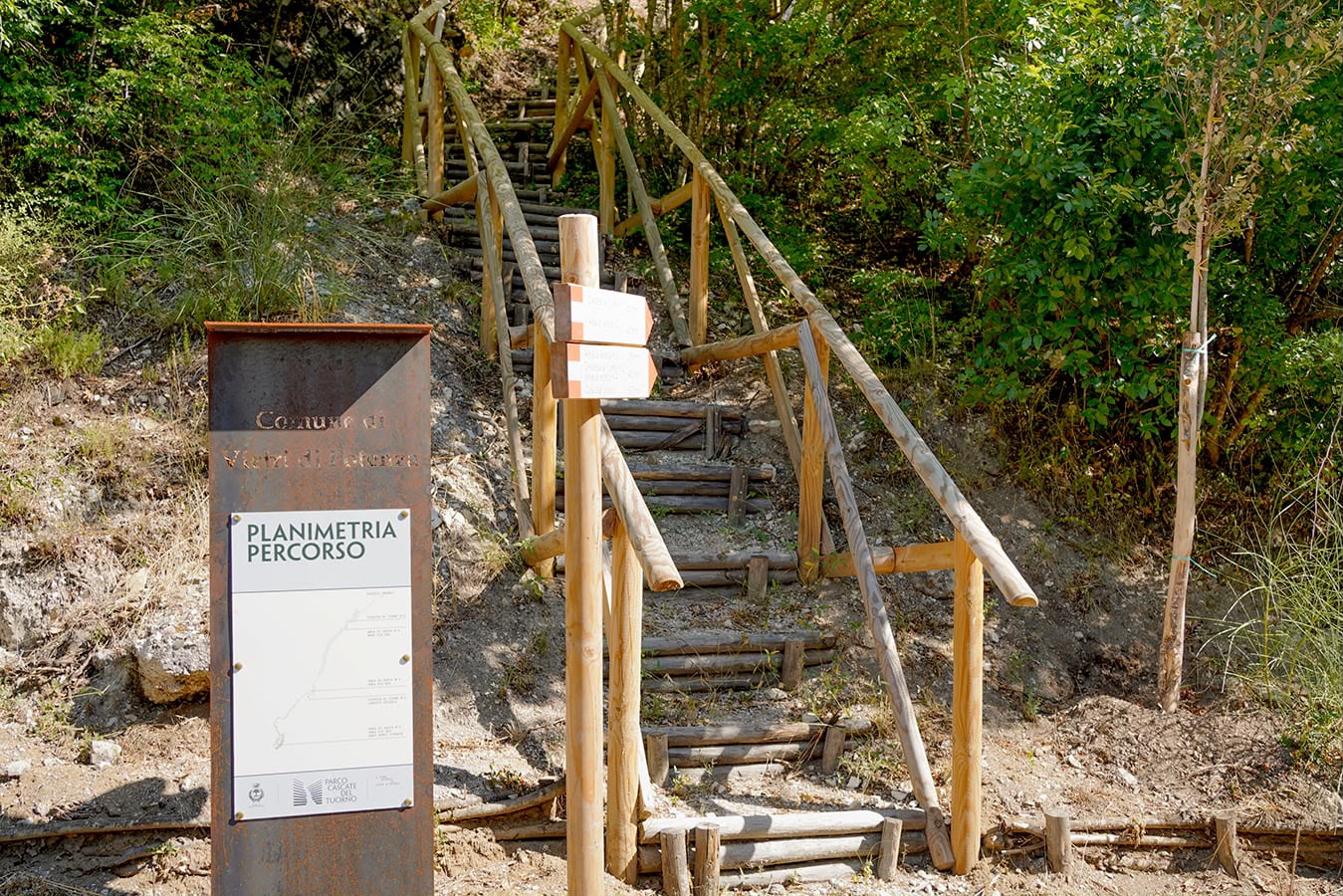 Ingresso a una scalinata attrezzata
